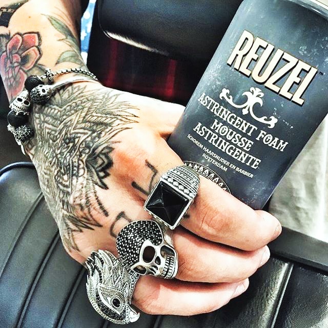 ESPUMA ASTRINGENTE PARA ROSTRO REUZEL 200ML